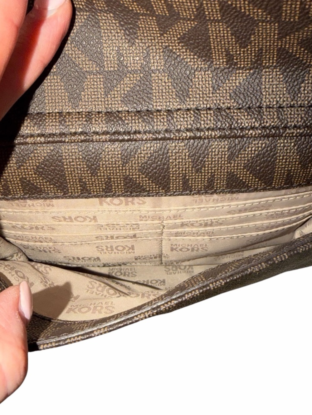 Michael Kors MK Signature Jet Set Large Tote - Picture 6 of 10
